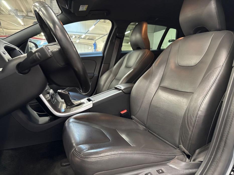 VOLVO V60 2017