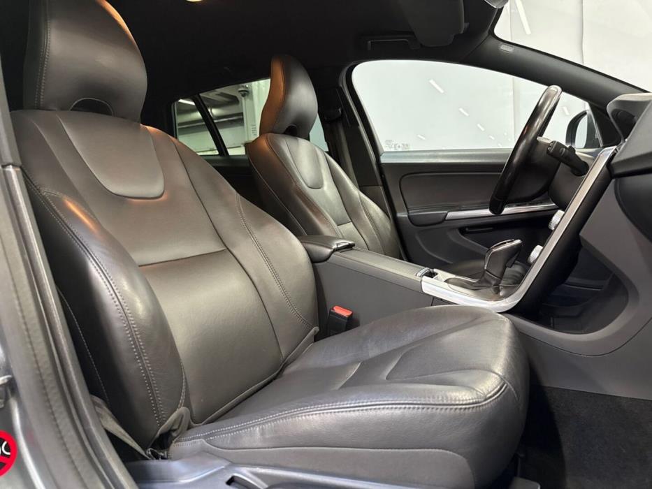 VOLVO V60 2017