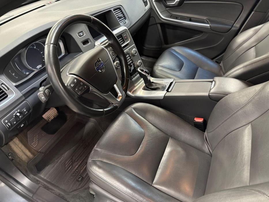 VOLVO V60 2017