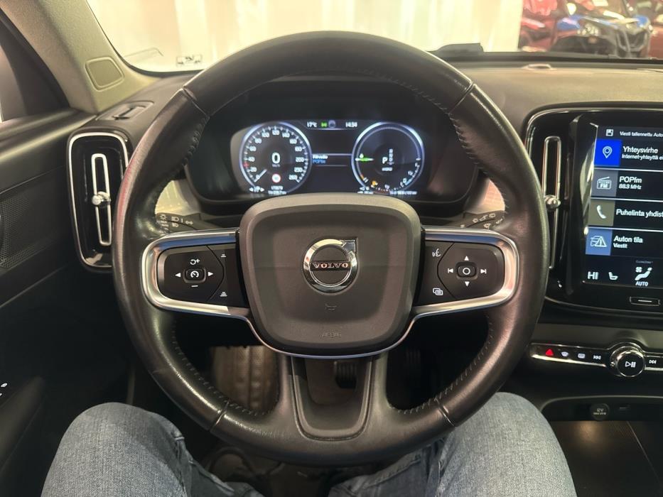 VOLVO XC40 2020