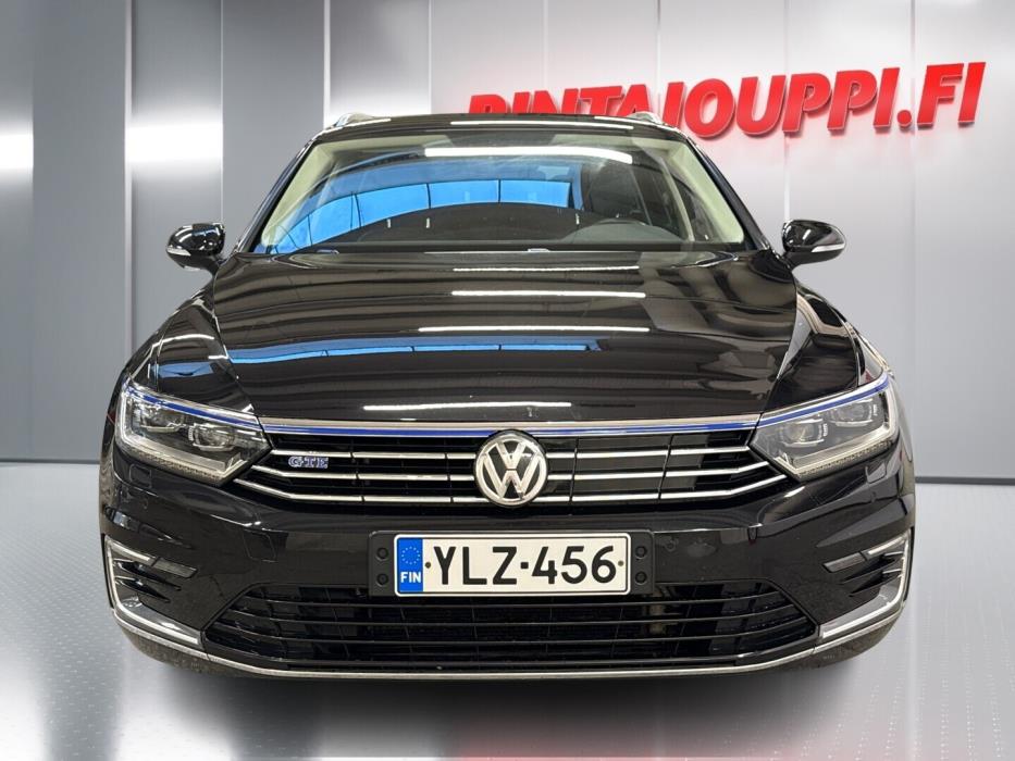 VOLKSWAGEN Passat 2018