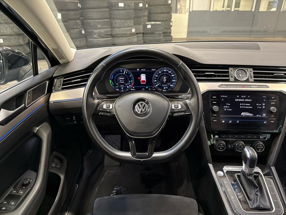 VOLKSWAGEN Passat 2018