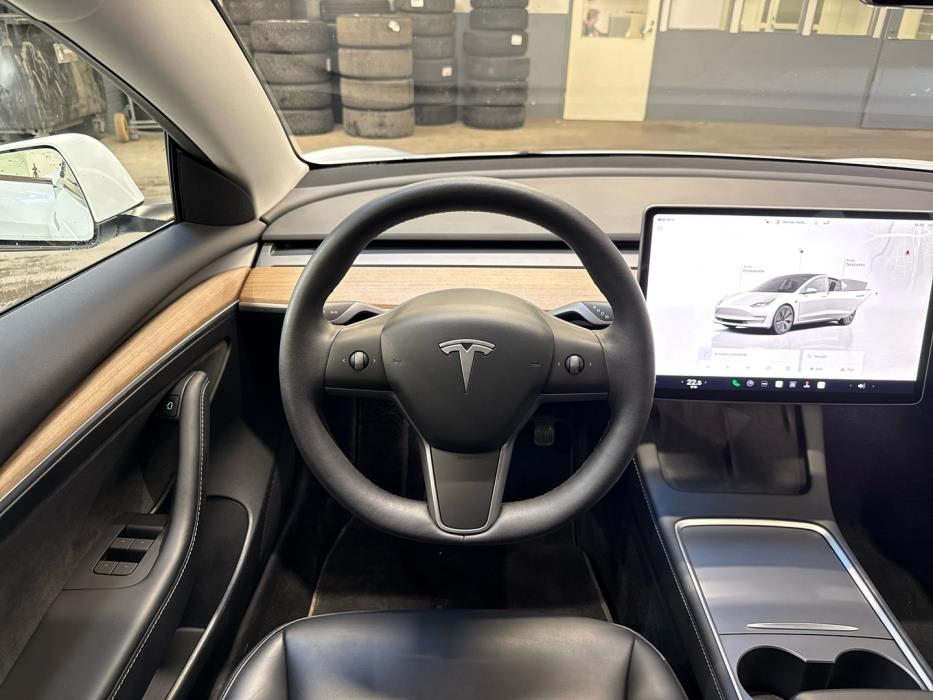 TESLA Model 3 2022