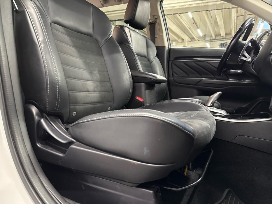 MITSUBISHI Outlander PHEV 2021