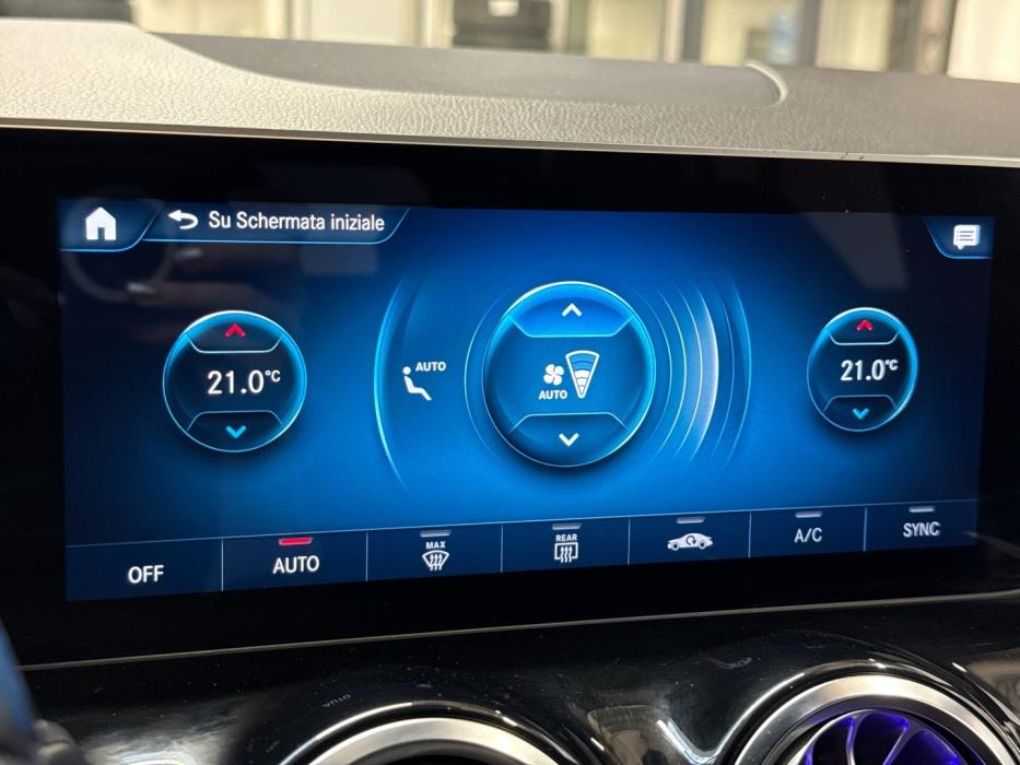 MERCEDES-BENZ GLA 2020