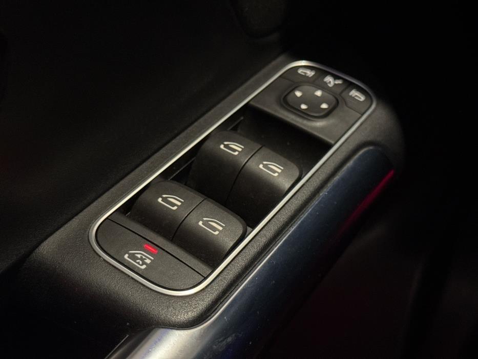 MERCEDES-BENZ GLA 2020