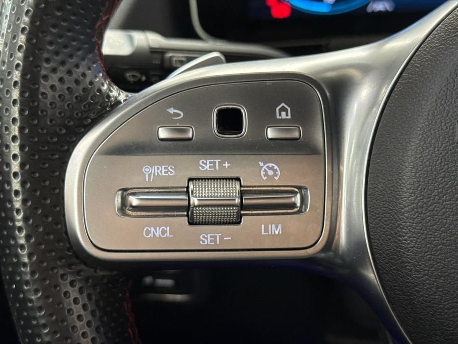 MERCEDES-BENZ GLA 2020