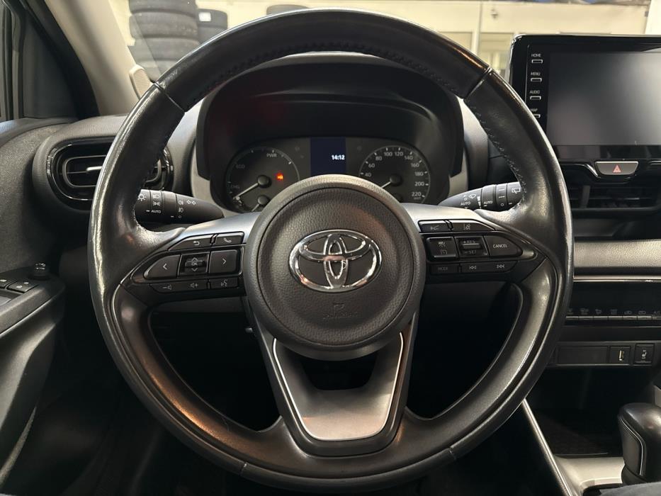 TOYOTA Yaris 2021