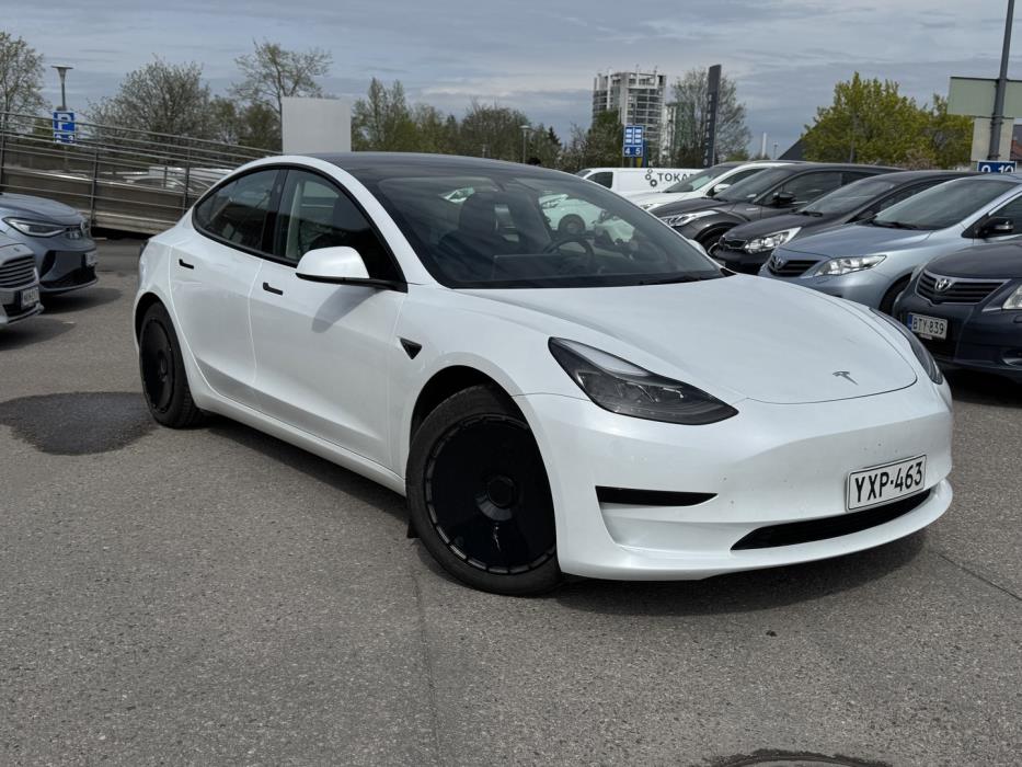 TESLA Model 3 2021