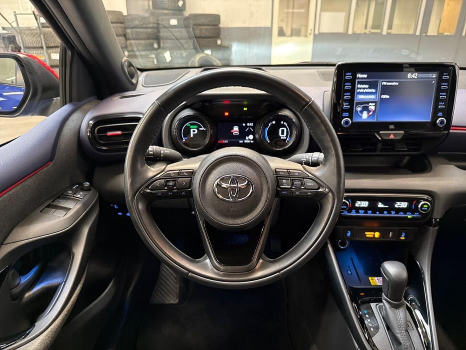 TOYOTA Yaris 2021