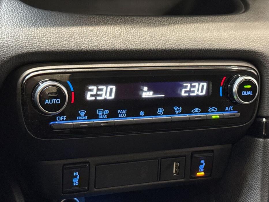 TOYOTA Yaris 2021