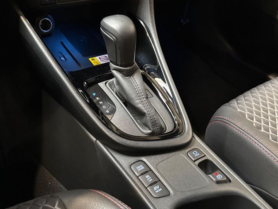 TOYOTA Yaris 2021