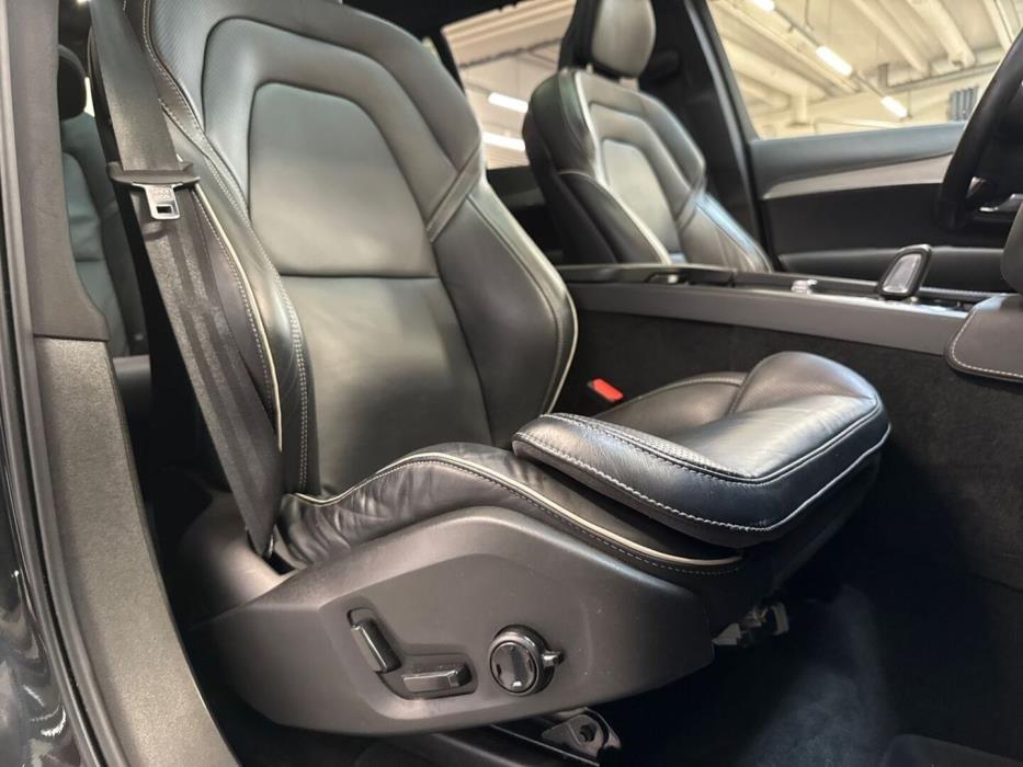 VOLVO XC90 2021