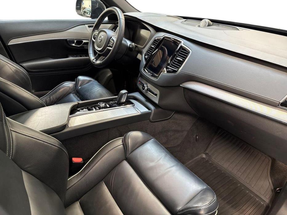 VOLVO XC90 2021