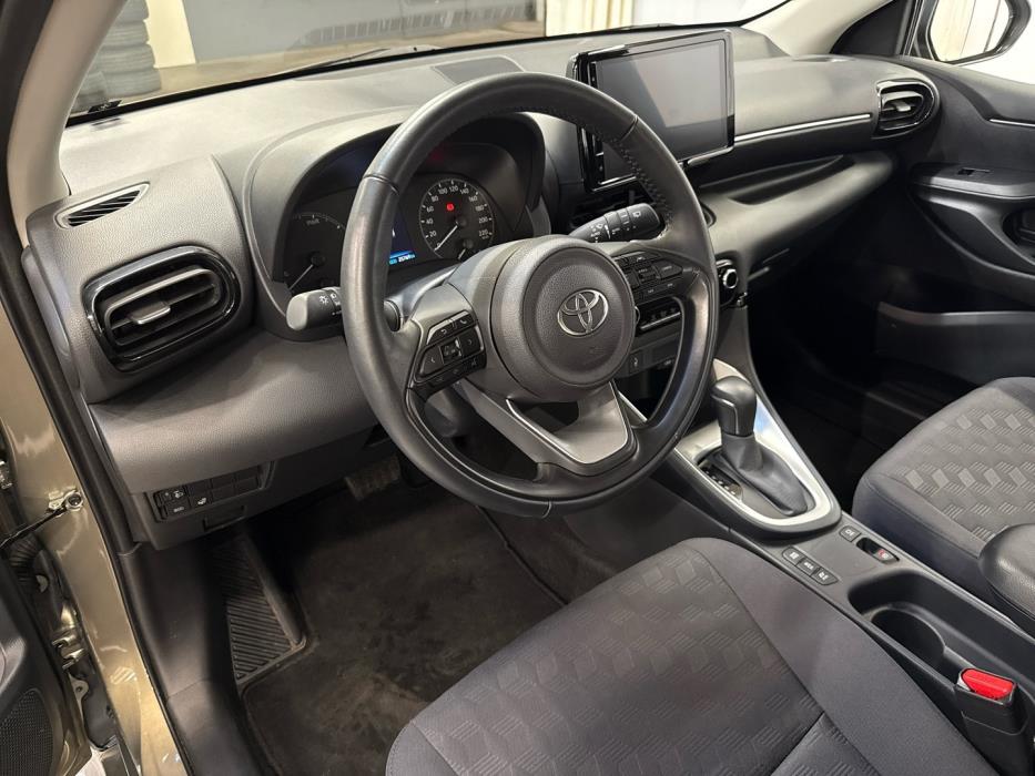 TOYOTA Yaris 2024