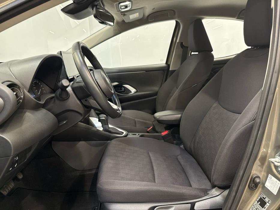 TOYOTA Yaris 2024