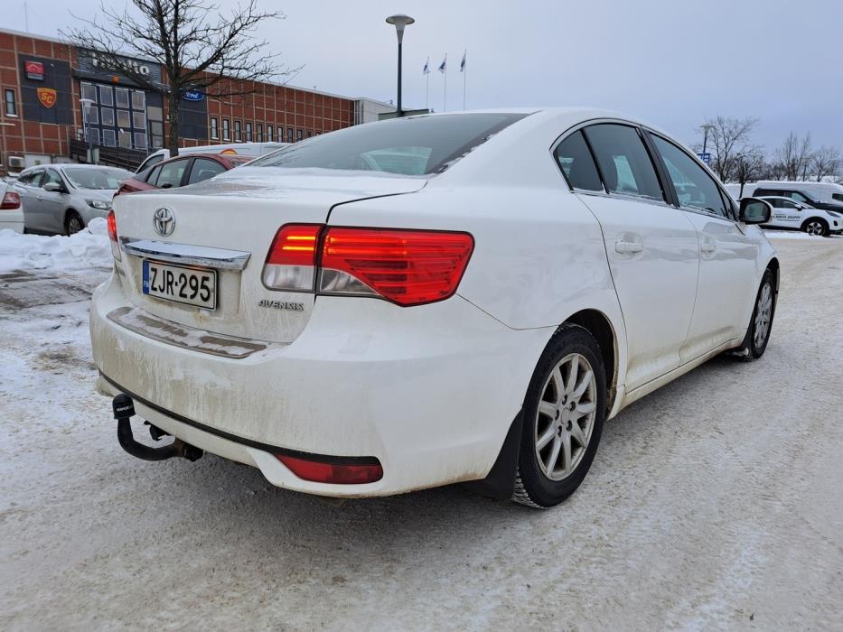 TOYOTA Avensis 2012