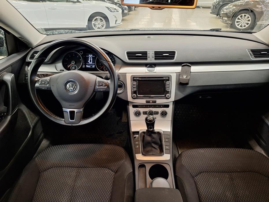 VOLKSWAGEN Passat 2013