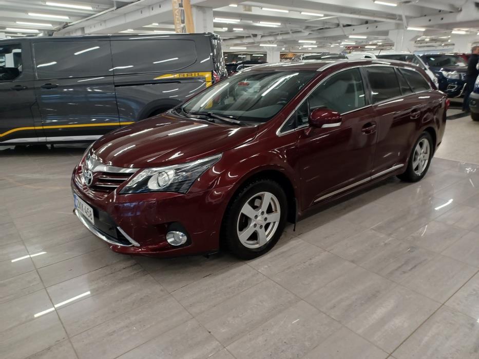 TOYOTA Avensis 2015