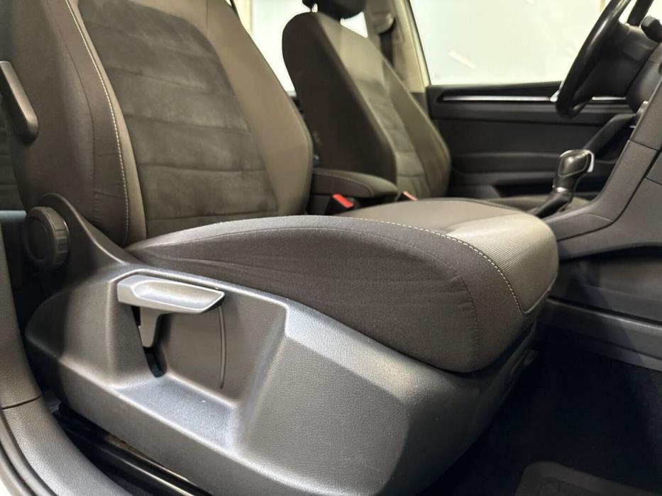 VOLKSWAGEN Golf Sportsvan 2015
