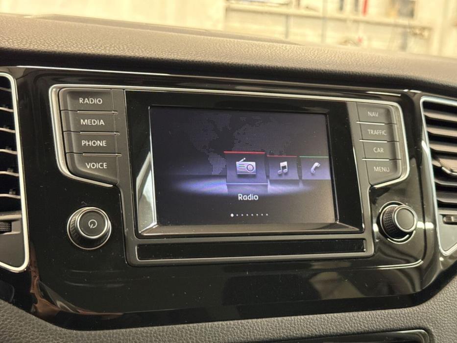 VOLKSWAGEN Golf Sportsvan 2015