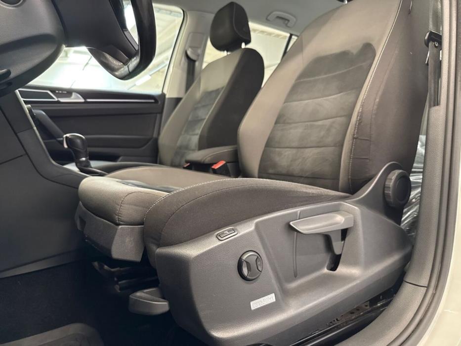 VOLKSWAGEN Golf Sportsvan 2015