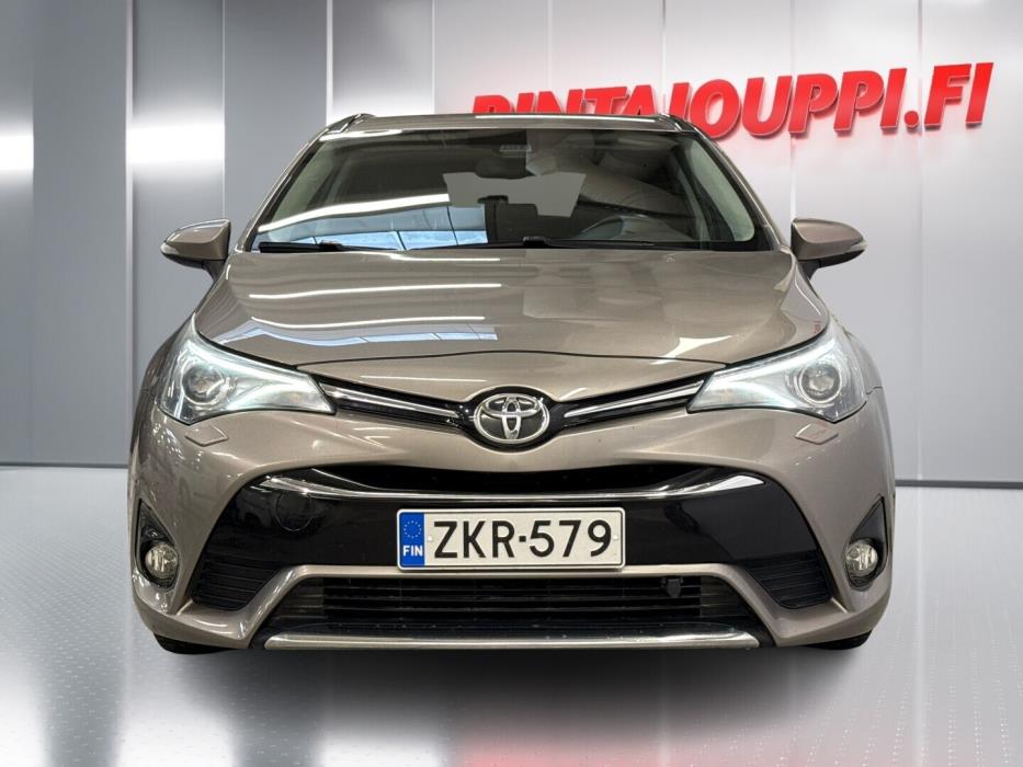 TOYOTA Avensis 2015