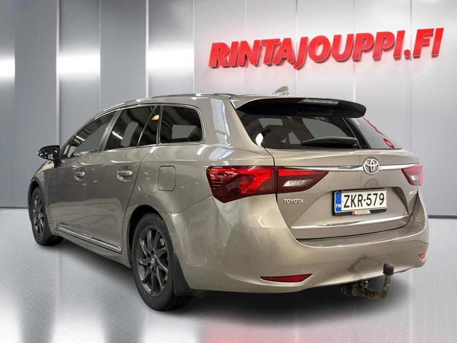 TOYOTA Avensis 2015