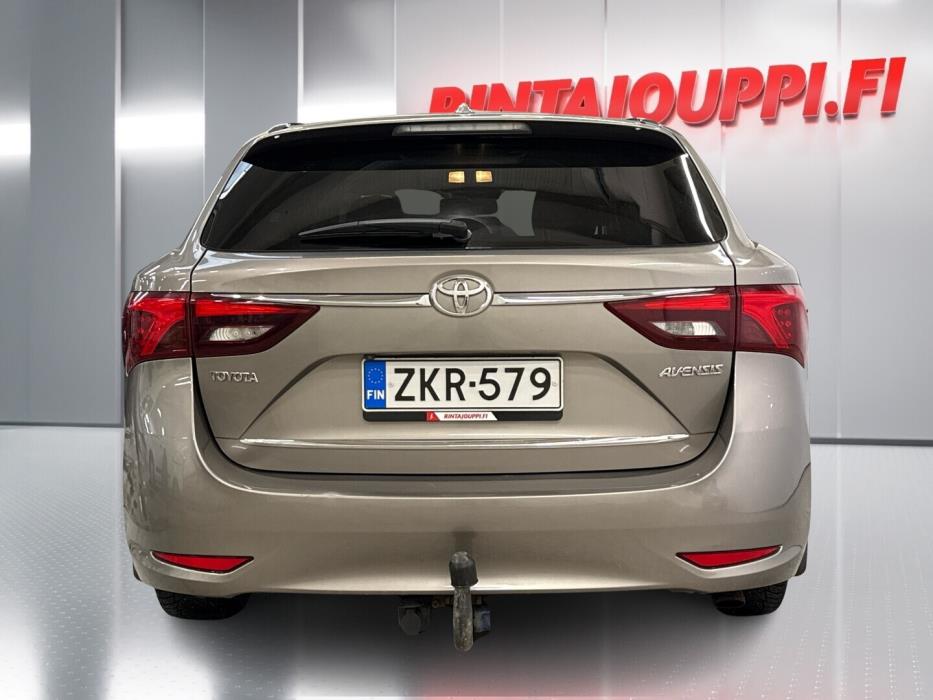 TOYOTA Avensis 2015