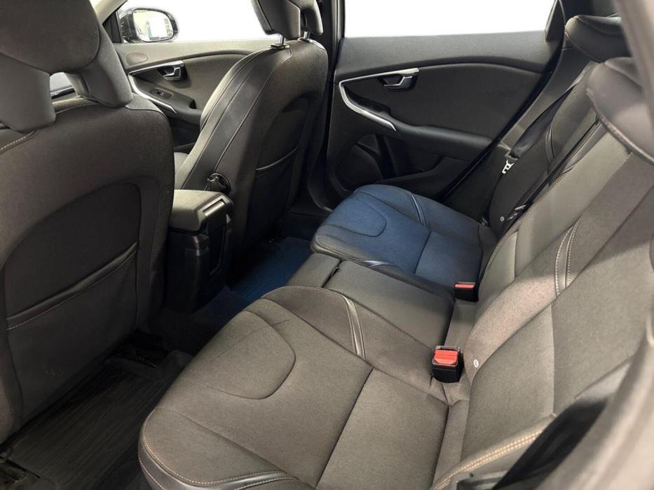 VOLVO V40 Cross Country 2016