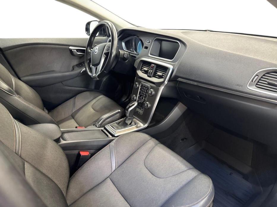 VOLVO V40 Cross Country 2016