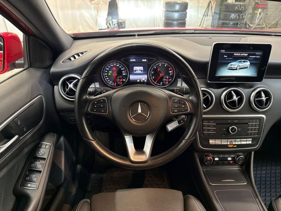MERCEDES-BENZ A 2016