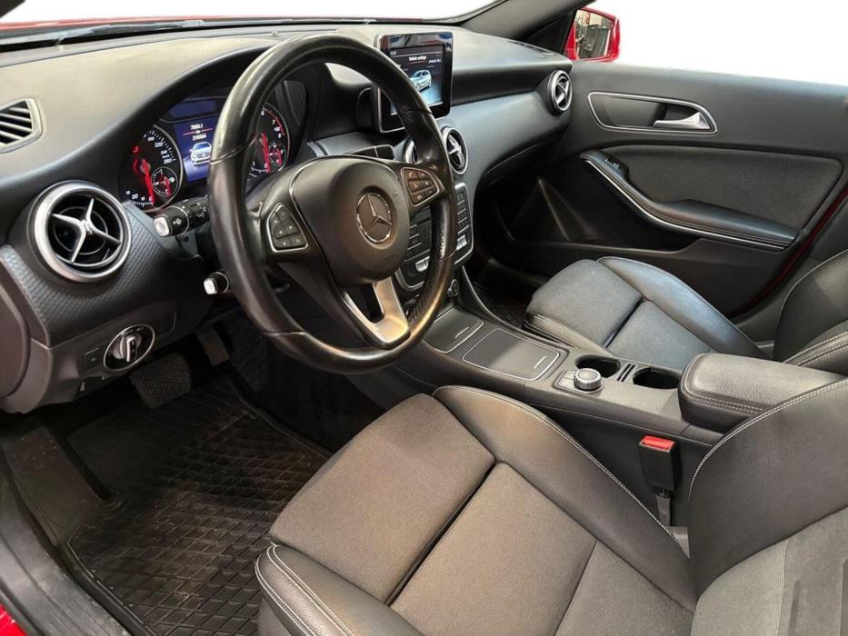 MERCEDES-BENZ A 2016