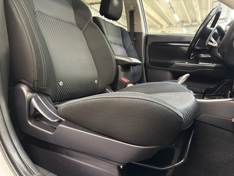 MITSUBISHI Outlander PHEV 2020