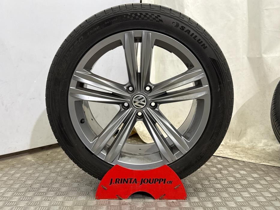 VOLKSWAGEN Tiguan 2020