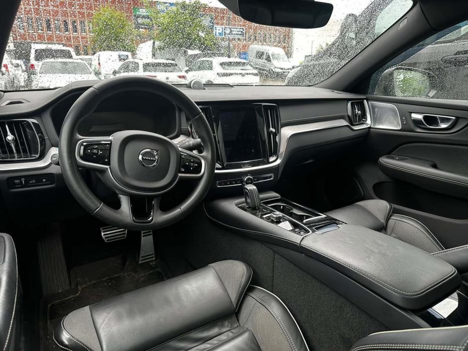 VOLVO V60 2022