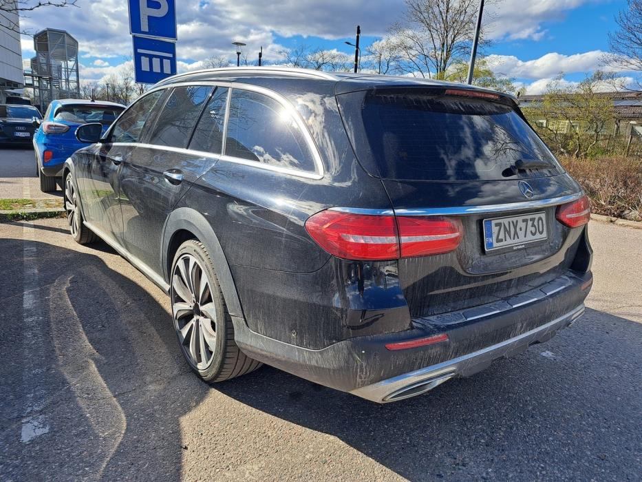 MERCEDES-BENZ E 2019