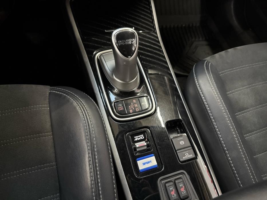 MITSUBISHI Outlander PHEV 2019