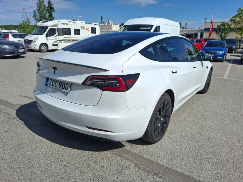 TESLA Model 3 2021