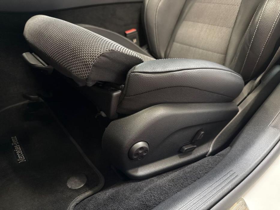 MERCEDES-BENZ E 2023