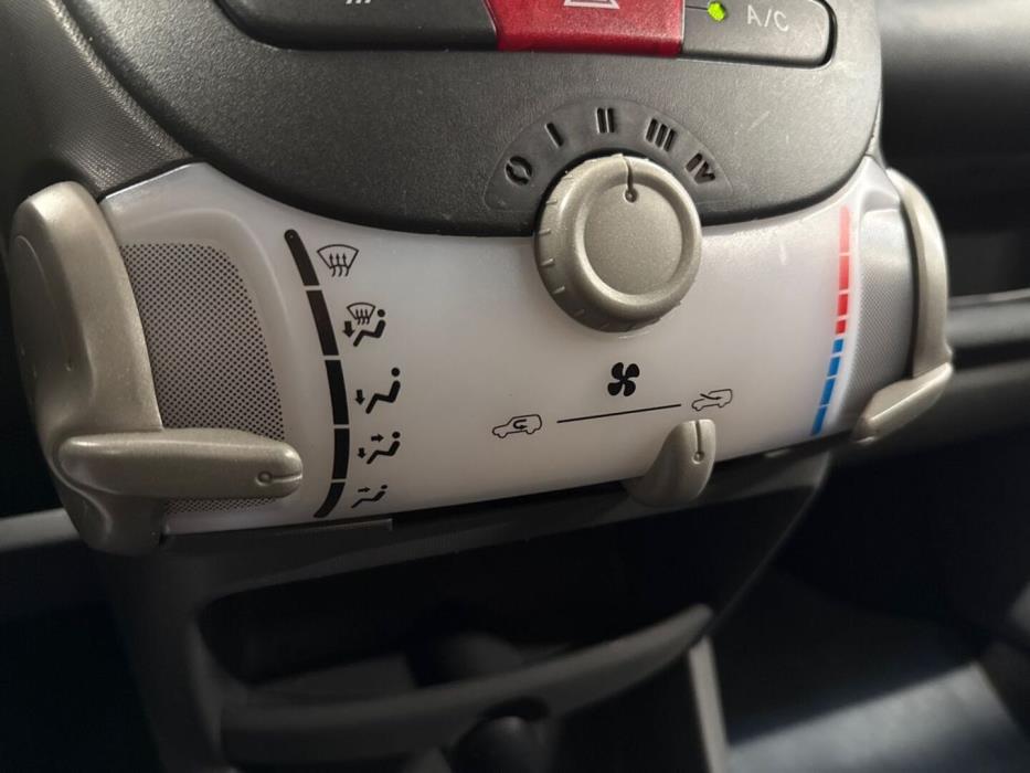 TOYOTA AYGO 2009