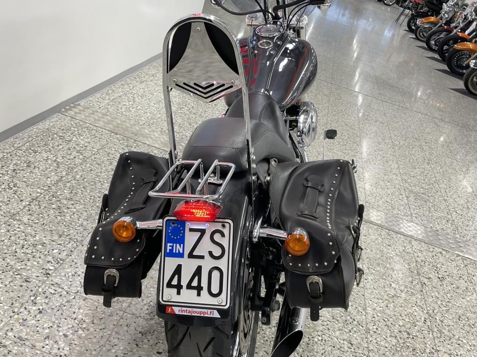 HARLEY-DAVIDSON DYNA 2006