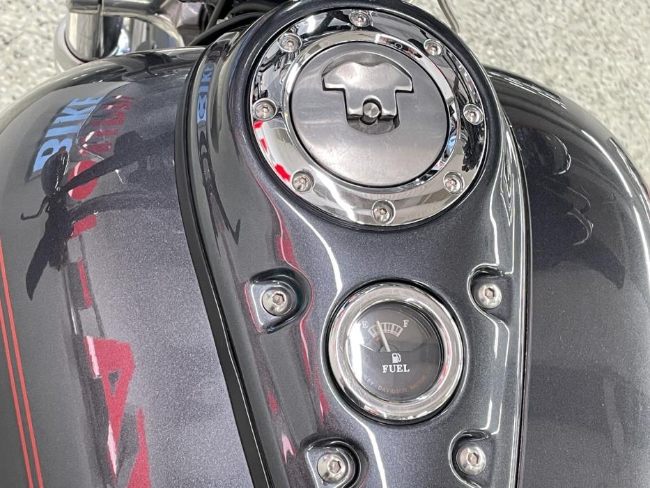 HARLEY-DAVIDSON DYNA 2006