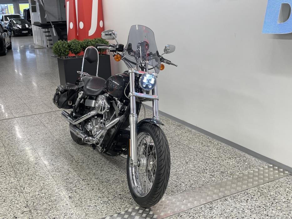 HARLEY-DAVIDSON DYNA 2006