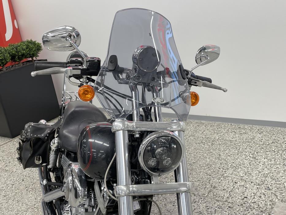 HARLEY-DAVIDSON DYNA 2006