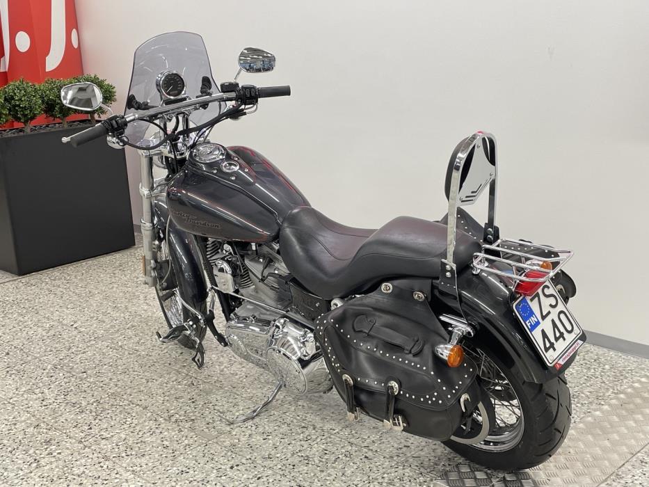 HARLEY-DAVIDSON DYNA 2006