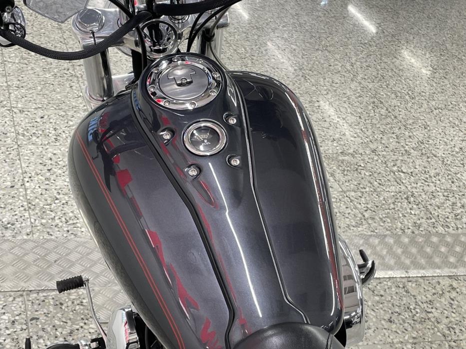 HARLEY-DAVIDSON DYNA 2006