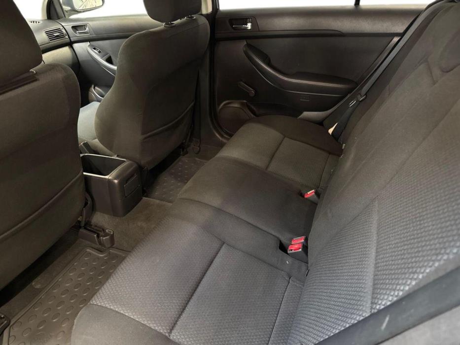 TOYOTA Avensis 2004