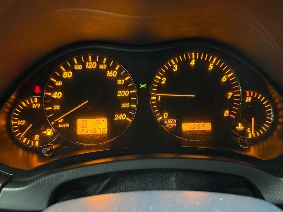 TOYOTA Avensis 2004