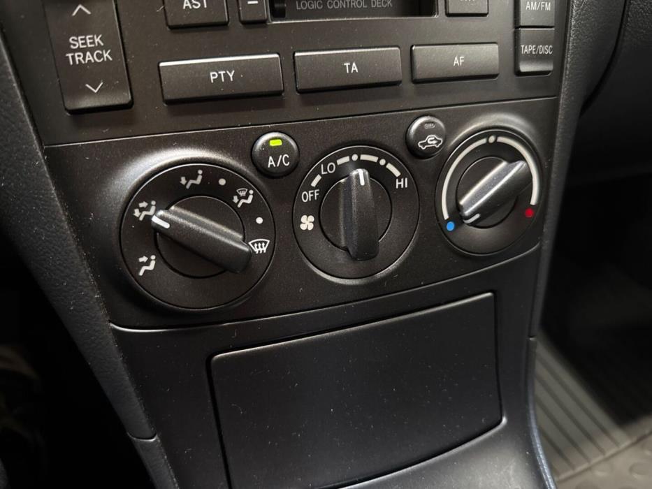 TOYOTA Avensis 2004